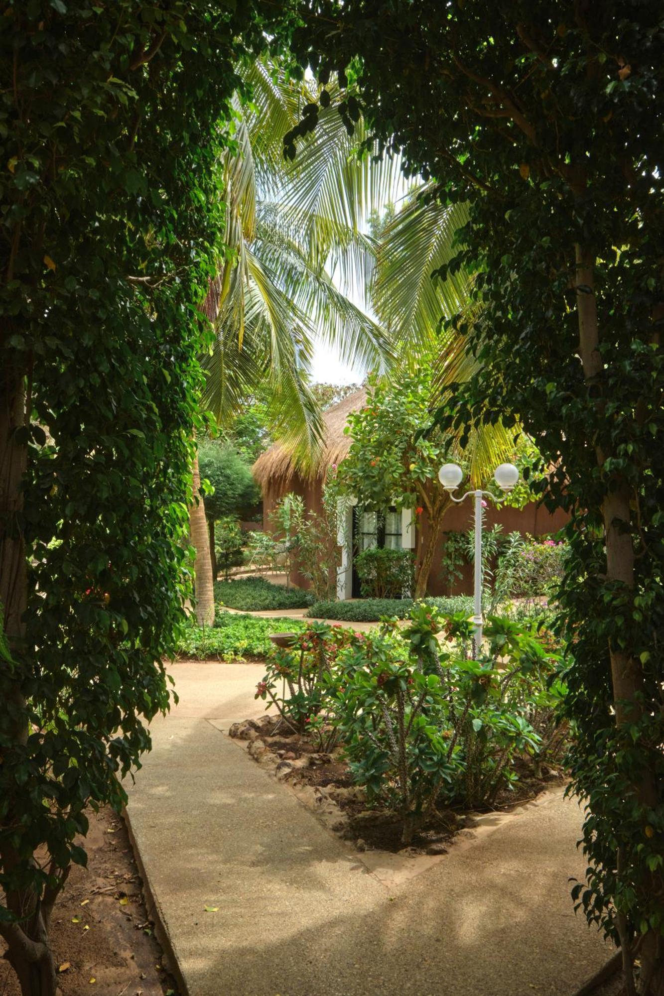 Neptune Saly Exterior foto